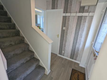 3 bedroom Semi-detached house to let in Fourth Avenue, Grantham, NG31