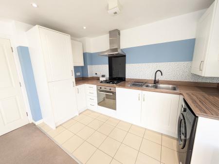 2 bedroom Flat to let in Porter Square, Grantham, NG31