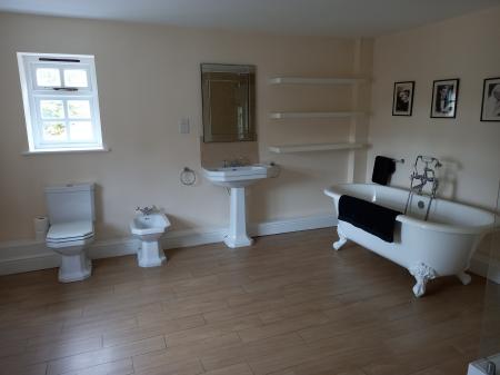 5 bedroom Detached house to let in High Street, Ropsley, NG33
