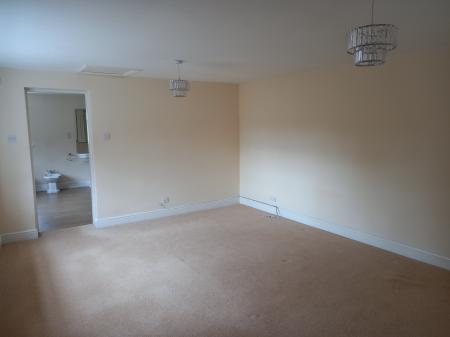5 bedroom Detached house to let in High Street, Ropsley, NG33
