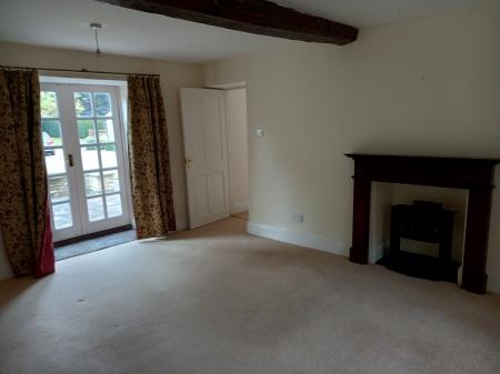 5 bedroom Detached house to let in High Street, Ropsley, NG33