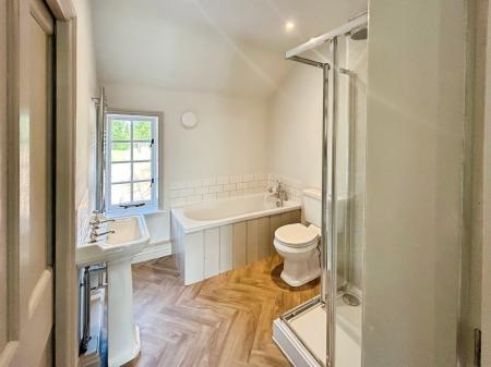 2 bedroom Terraced House to let in 125 Casthorpe Road, Denton, NG32