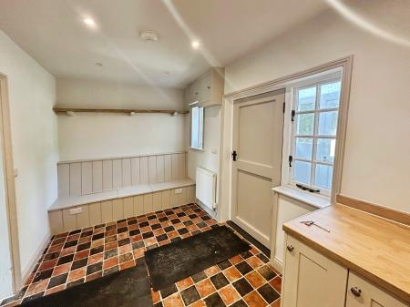 2 bedroom Terraced House to let in 125 Casthorpe Road, Denton, NG32