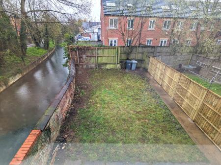 3 bedroom Flat to let in St Catherines Road, Grantham, NG31