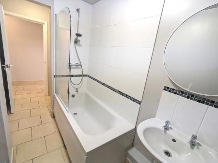 3 bedroom Flat to let in St Catherines Road, Grantham, NG31