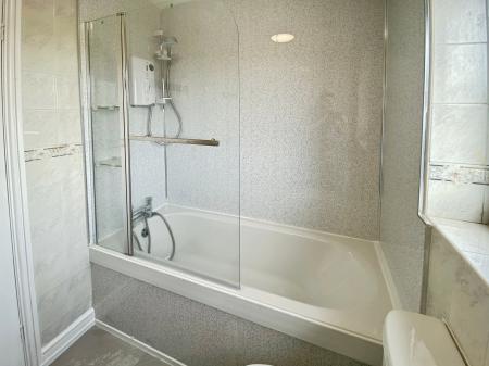 3 bedroom Detached house to let in Regency Gardens, Grantham, NG31