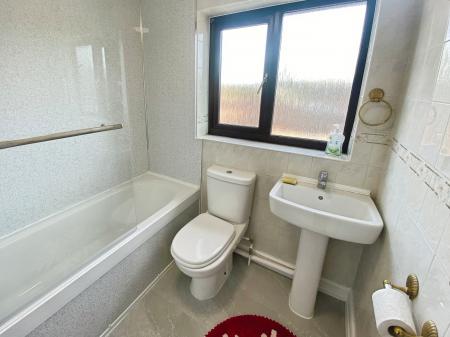 3 bedroom Detached house to let in Regency Gardens, Grantham, NG31
