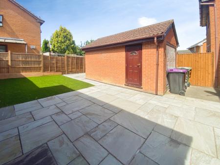 3 bedroom Detached house to let in Regency Gardens, Grantham, NG31