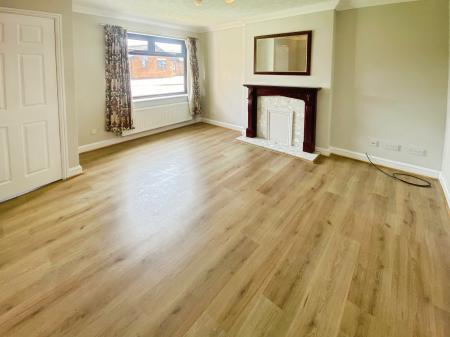 3 bedroom Detached house to let in Regency Gardens, Grantham, NG31