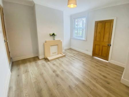 2 bedroom Terraced House to let in Stamford Street, Grantham, NG31