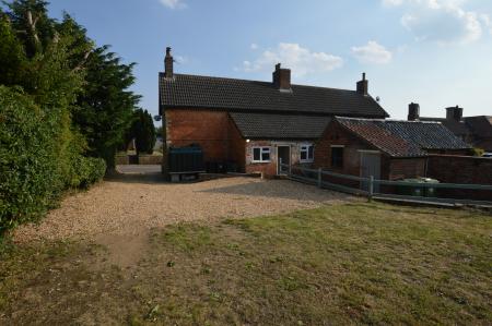 2 bedroom Cottage to let in Main Street, Croxton Kerrial, NG32