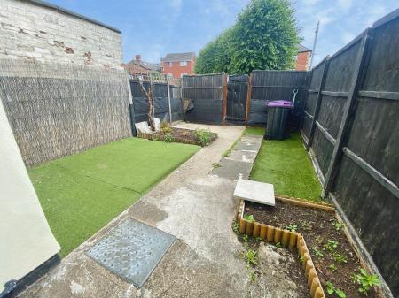 2 bedroom Terraced House to let in Brewery Hill, Grantham, NG31