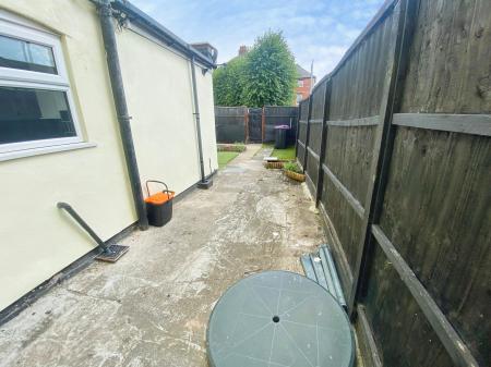 2 bedroom Terraced House to let in Brewery Hill, Grantham, NG31