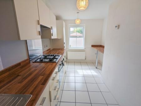 3 bedroom Semi-detached house to let in Caunt Road, Grantham, NG31