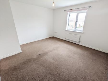 3 bedroom Semi-detached house to let in Caunt Road, Grantham, NG31