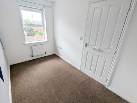 3 bedroom Semi-detached house to let in Caunt Road, Grantham, NG31