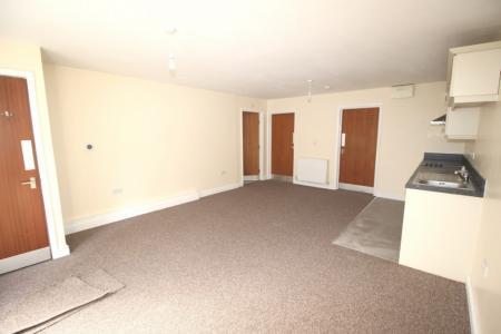 2 bedroom Flat to let in Dysart Road, Grantham, NG31