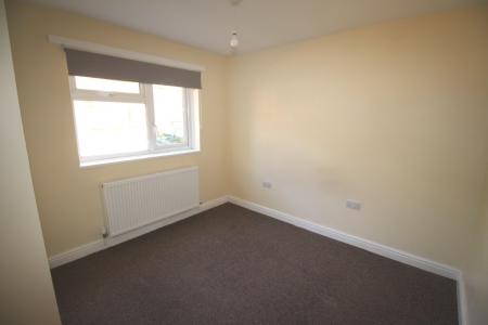 2 bedroom Flat to let in Dysart Road, Grantham, NG31