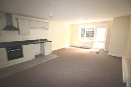 2 bedroom Flat to let in Dysart Road, Grantham, NG31