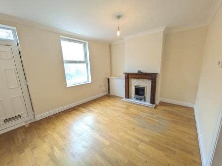 2 bedroom Terraced House to let in St Annes Street, Grantham, NG31