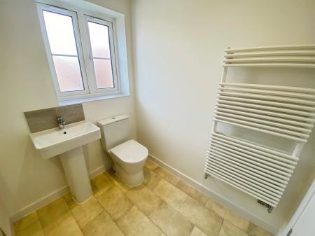 3 bedroom Detached house to let in Twizell Crescent, Manthorpe, NG31