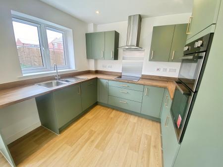 3 bedroom Detached house to let in Twizell Crescent, Manthorpe, NG31