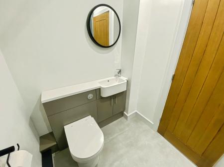 1 bedroom Flat to let in The Blue Horse, Great Ponton, NG33