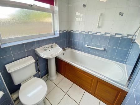 2 bedroom Bungalow to let in Durham Close, Grantham, NG31