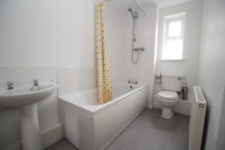 2 bedroom Flat to let in Elvaston Court, Grantham, NG31
