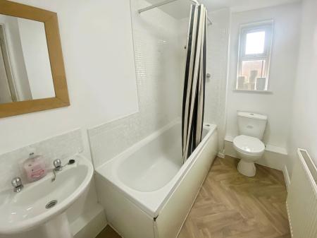2 bedroom Flat to let in Elvaston Court, Grantham, NG31