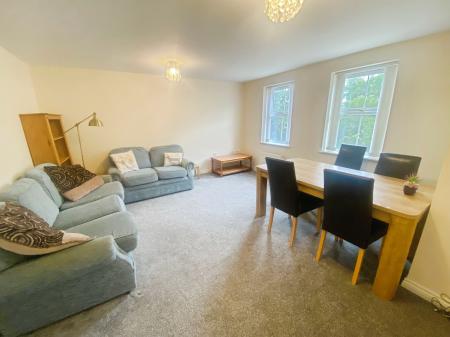 2 bedroom Flat to let in Elvaston Court, Grantham, NG31