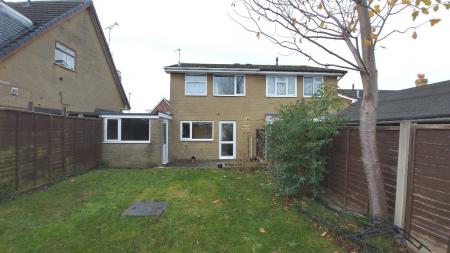 3 bedroom Semi-detached house to let in Valley Road, Grantham, NG31