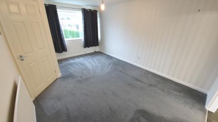 3 bedroom Semi-detached house to let in Valley Road, Grantham, NG31
