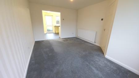 3 bedroom Semi-detached house to let in Valley Road, Grantham, NG31
