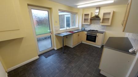 3 bedroom Semi-detached house to let in Valley Road, Grantham, NG31