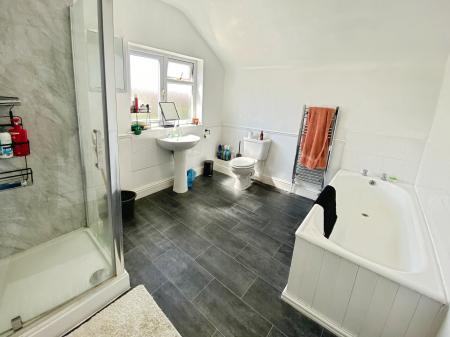 2 bedroom Terraced House to let in Victoria Street, Grantham, NG31
