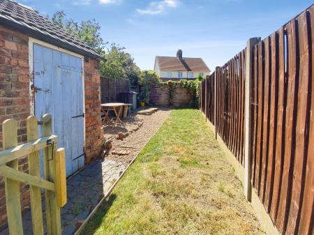 2 bedroom Terraced House to let in Victoria Street, Grantham, NG31