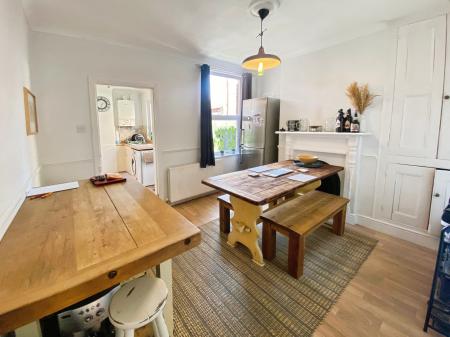 2 bedroom Terraced House to let in Victoria Street, Grantham, NG31