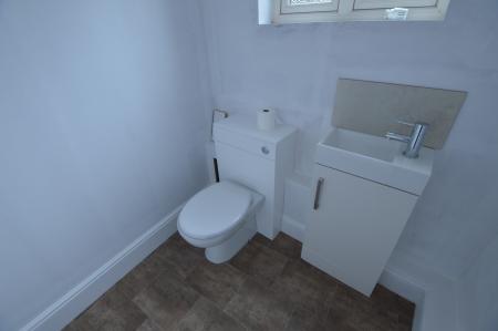 4 bedroom Detached house to let in Bakers Lane, Redmile, NG13