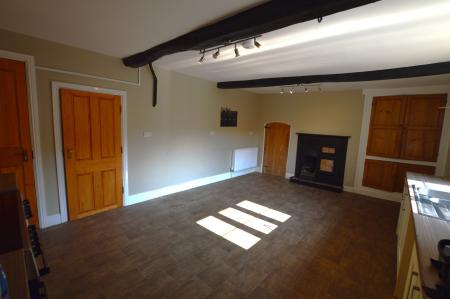 4 bedroom Detached house to let in Bakers Lane, Redmile, NG13