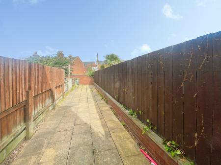 2 bedroom Terraced House to let in George Street, Grantham, NG31