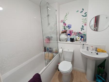 3 bedroom Town house to let in Kedleston Road, Grantham, NG31