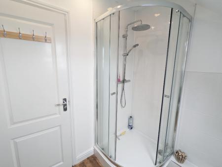 3 bedroom Town house to let in Ermine Street, Ancaster, NG32