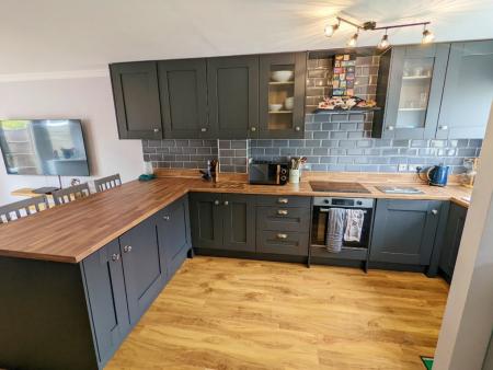3 bedroom Town house to let in Ermine Street, Ancaster, NG32
