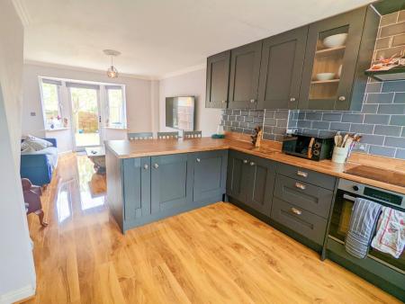 3 bedroom Town house to let in Ermine Street, Ancaster, NG32