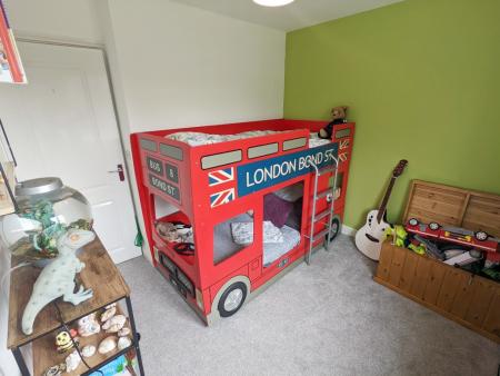 3 bedroom Town house to let in Ermine Street, Ancaster, NG32