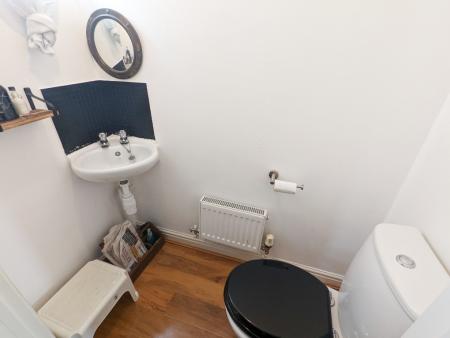3 bedroom Town house to let in Ermine Street, Ancaster, NG32