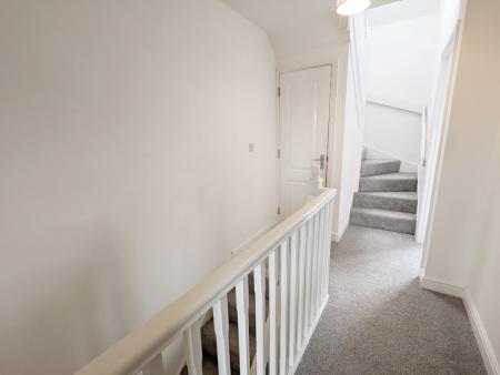 3 bedroom Town house to let in Ermine Street, Ancaster, NG32