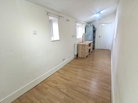 1 bedroom Flat to let in Albion Place, Grantham, NG31