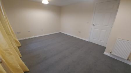 2 bedroom Flat to let in Elvaston Court, Grantham, NG31